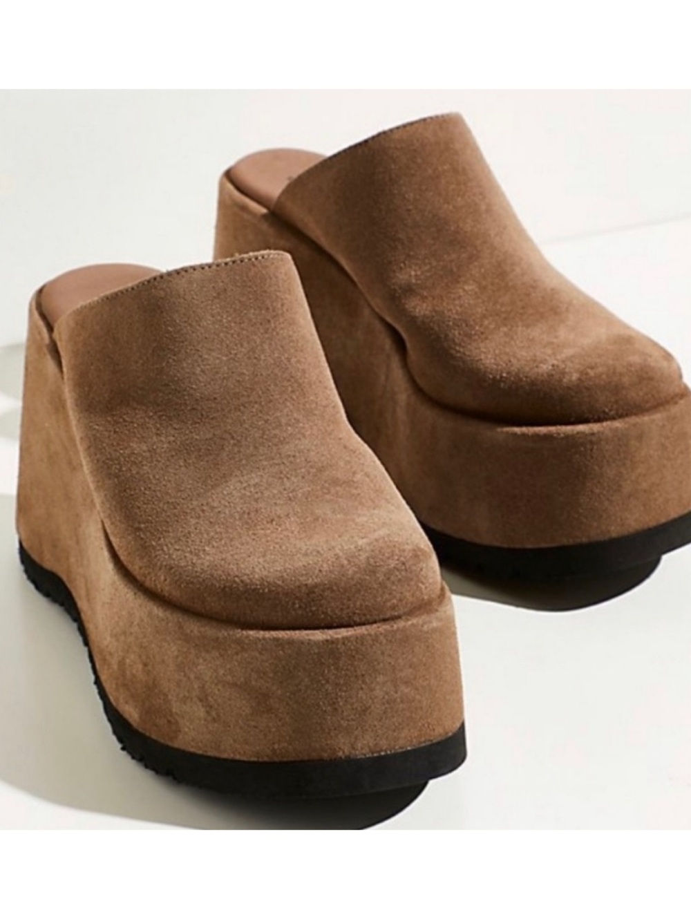 Free People Women’s Avery Suede Platform Closed Toe Mules in Taupe 7.5